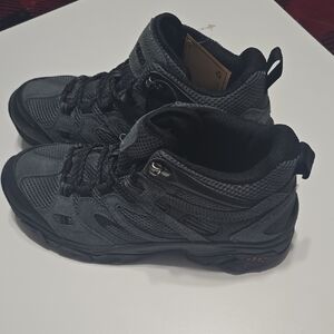 Hi-Tec Gray and Black Ravus Shoes